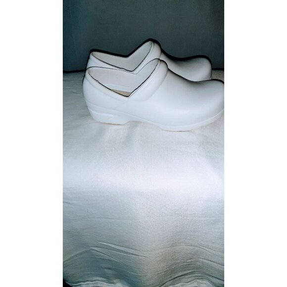 clogs - Picture 3 of 9